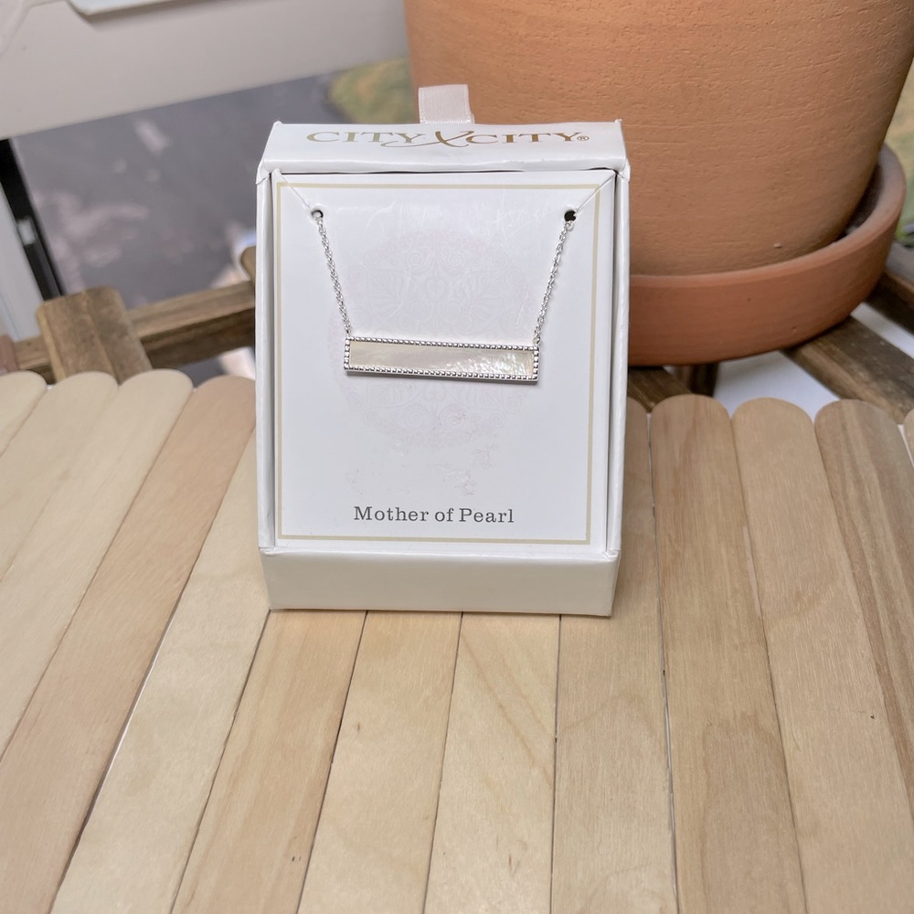 Mother of Pearl and sterling silver rectangle bar necklace -NIB-